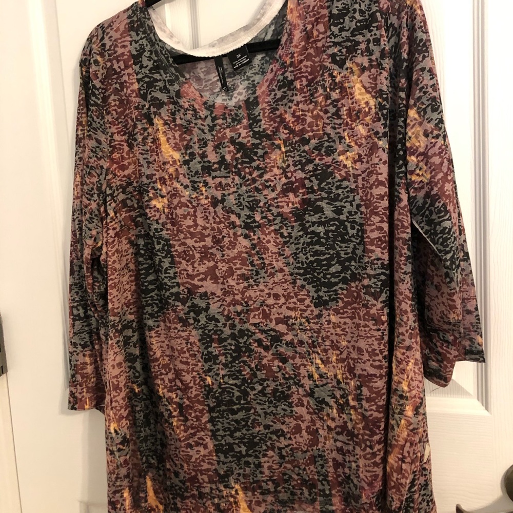Quarter sleeve top